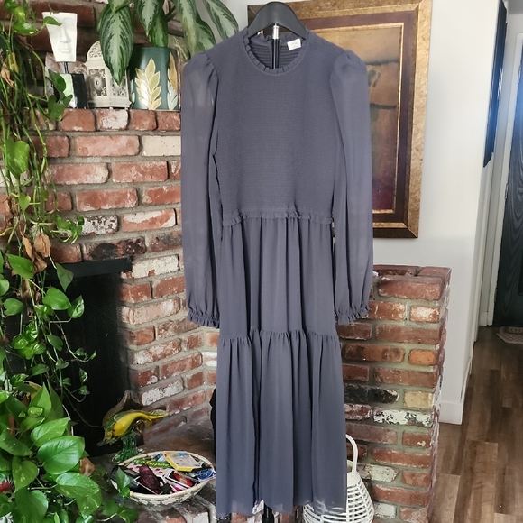 Wilfred Dresses & Skirts - Wilfred Aritzia Charcoal Long Sleeve Tiered Midi Dress Medium